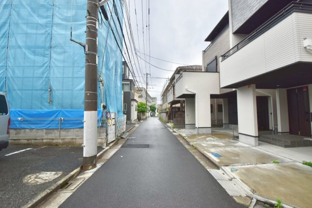 板橋区前野町6丁目　中古戸建の前面道路含む現地写真|2026.05.21撮影

現地ご見学希望・資料請求などお気軽にお問い合わせ下さい！
03-5990-5201