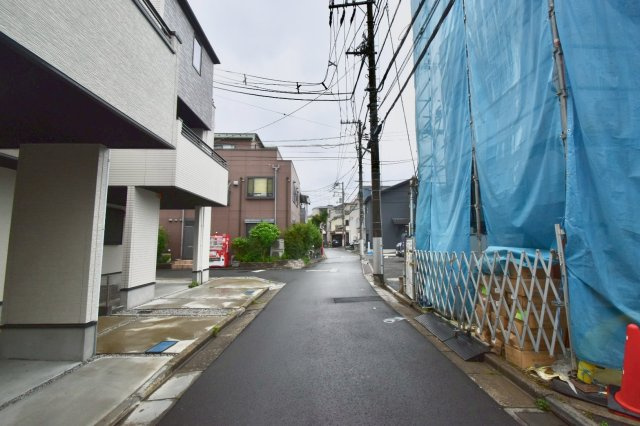 板橋区前野町6丁目　中古戸建の前面道路含む現地写真|2026.05.21撮影

現地ご見学希望・資料請求などお気軽にお問い合わせ下さい！
03-5990-5201