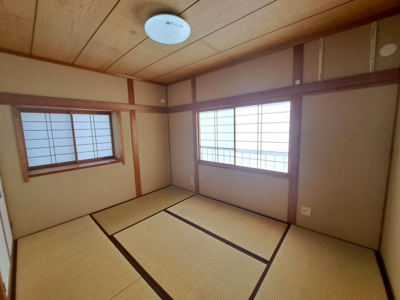 フローリッシュ豊栄の和室