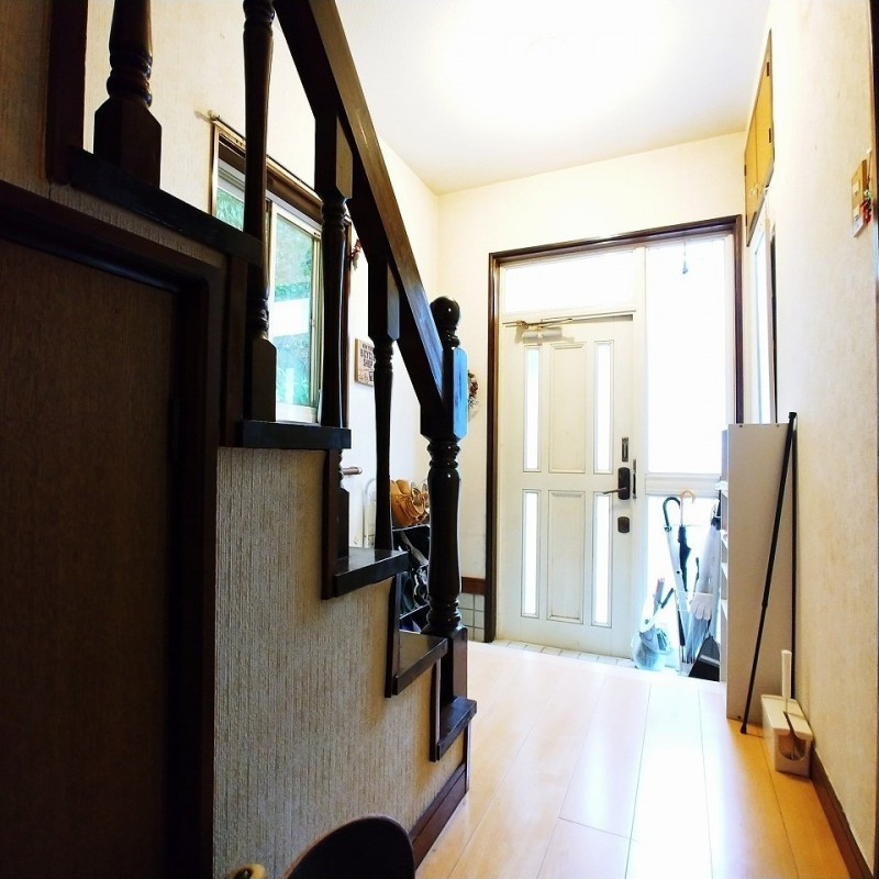 赤崎町戸建ての玄関