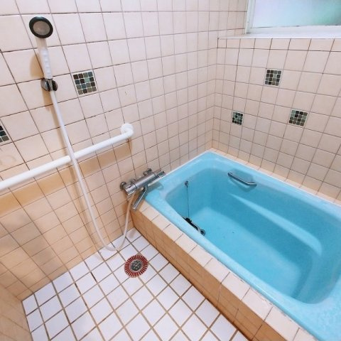 赤崎町戸建ての浴室