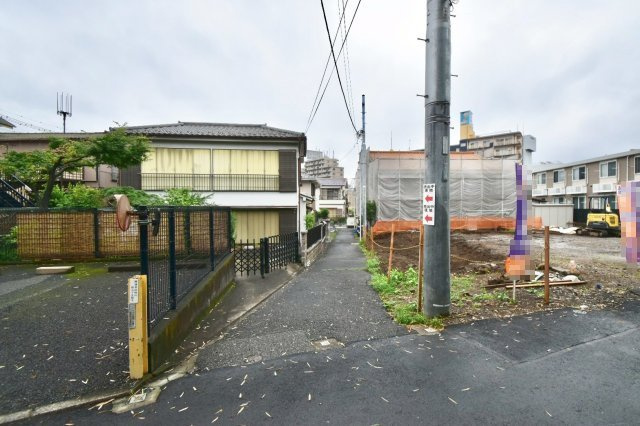板橋区西台2丁目　新築戸建　全3棟の前面道路含む現地写真|2026.05.21撮影

現地ご見学希望・資料請求などお気軽にお問い合わせ下さい！
03-5990-5201