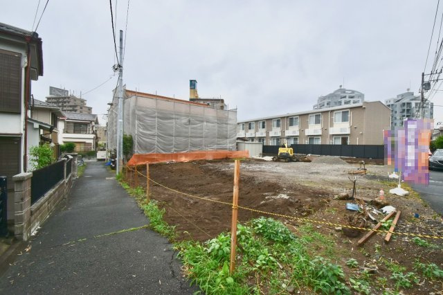 板橋区西台2丁目　新築戸建　全3棟の前面道路含む現地写真|2026.05.21撮影

現地ご見学希望・資料請求などお気軽にお問い合わせ下さい！
03-5990-5201