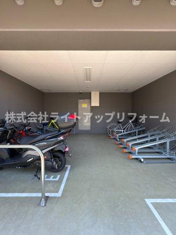 ファステート神戸サルビアの駐車場