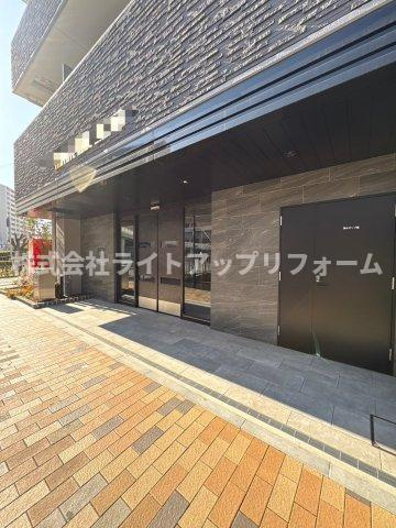 ファステート神戸サルビアのエントランス