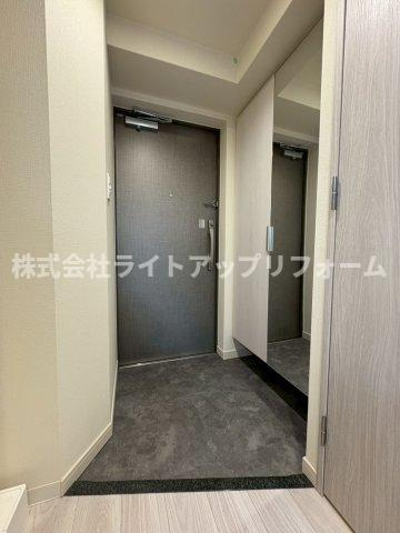 ファステート神戸サルビアの玄関