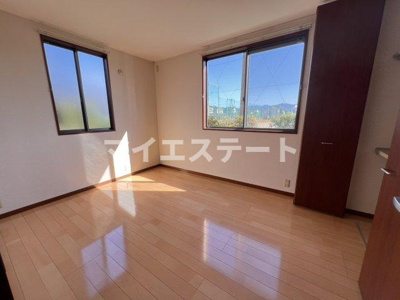 【洋室】 | グリーンゲイトⅠ | 反転間取り部屋写真使用