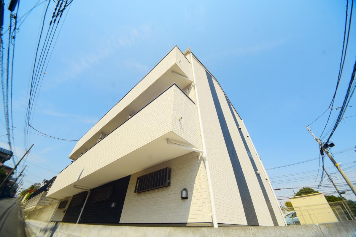 アズーロ港南中央の外観