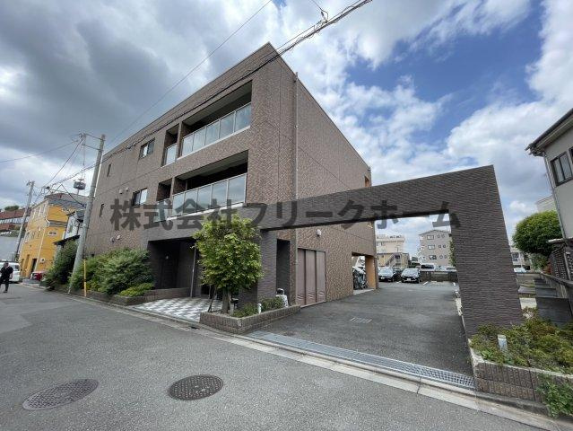 三鷹市新川６丁目の賃貸マンションの外観