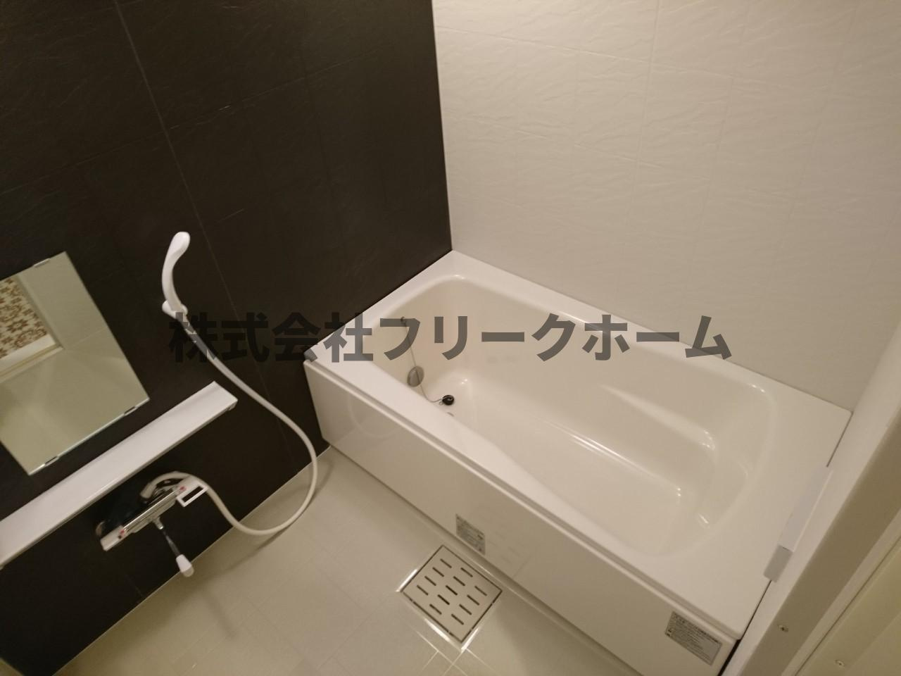 三鷹市新川６丁目の賃貸マンションの浴室