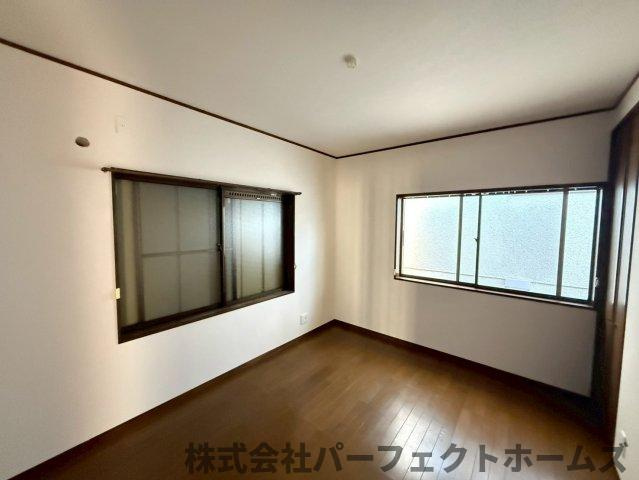 東中振1丁目戸建の洋室|スタンダードな洋室です