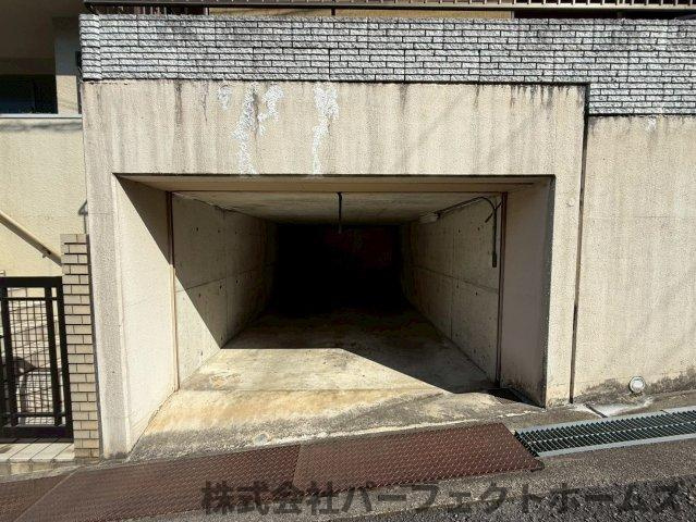 東中振1丁目戸建の駐車場|駐車場があります