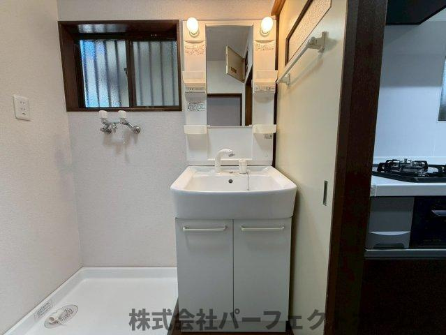 東中振1丁目戸建の独立洗面台|独立洗面台で身支度をすべて済ませてしまいましょう