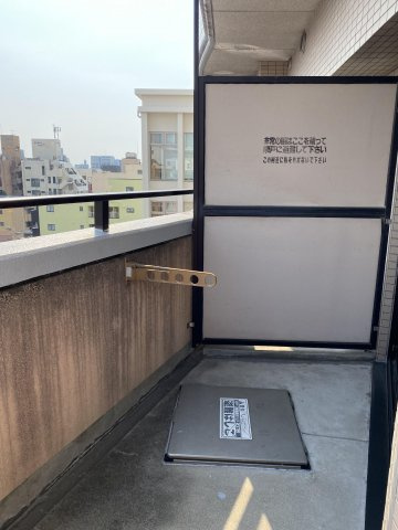 ティファニーヒルズのバルコニー|お洗濯にも便利なバルコニー付き※別号室のお写真になります。