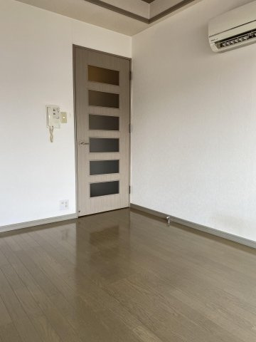 ティファニーヒルズの内装|明るい室内です※別号室のお写真になります。