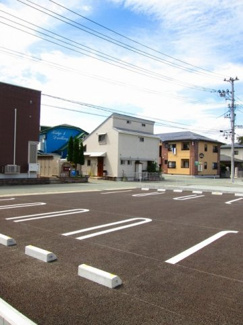 【駐車場】 | プリティーリファインド　ビラⅡ | 駐車場があるので、車を買う予定の方も安心です