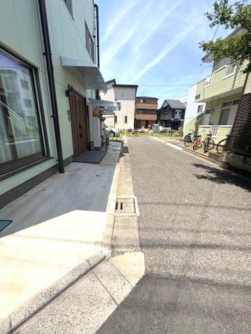埼玉県蕨市南町4丁目土地の前面道路含む現地写真