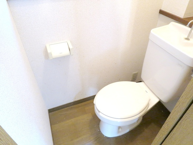 江戸川区西小岩１丁目の賃貸マンションのトイレ|清潔なおトイレです♪