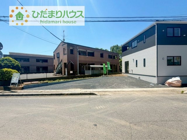 【駐車場】 | 土浦市神立東第5　新築戸建　2号棟 | ゆったりとしたカースペースで、ファミリーカーや軽自動車もラクラク駐車出来ますね♪
