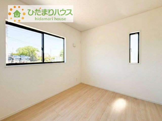【洋室】 | 土浦市神立東第5　新築戸建　2号棟 | お掃除しやすく、清潔感を保てるのでダニも発生しにくいフローリング♪