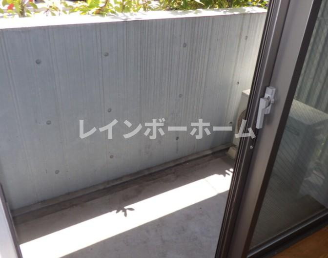 レジデンス本八幡プレイスのバルコニー