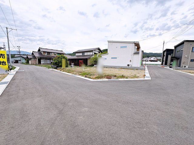 【建築条件付き売地】　会津若松市一箕町　一箕小・一箕中の前面道路含む現地写真
