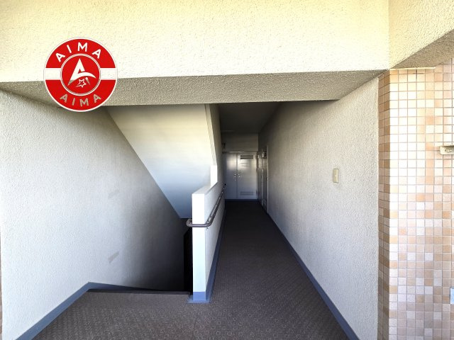 ライオンズマンション大名のその他|通路階段です。
