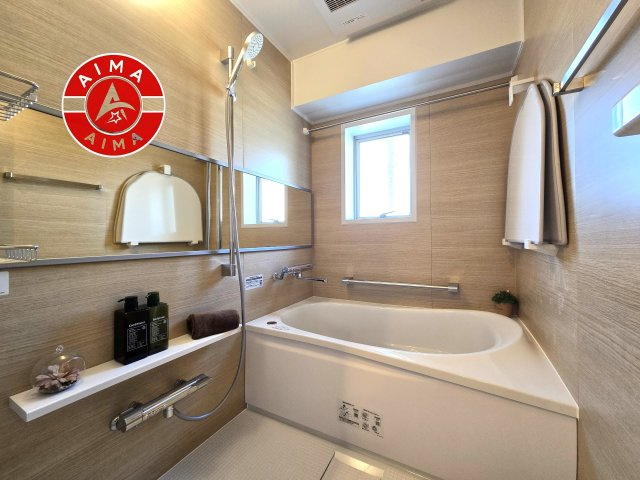 ライオンズマンション大名の浴室|使いやすい独立洗面台です。