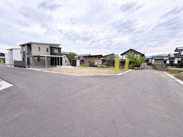 【建築条件付き売地】　会津若松市一箕町　一箕小・一箕中の前面道路含む現地写真
