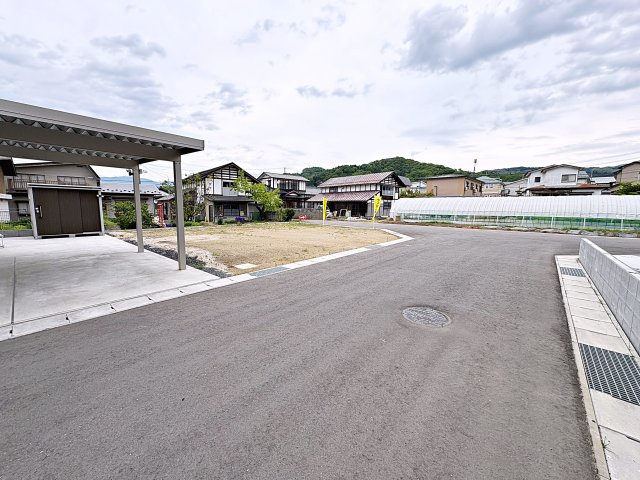 【建築条件付き売地】　会津若松市一箕町　一箕小・一箕中の前面道路含む現地写真
