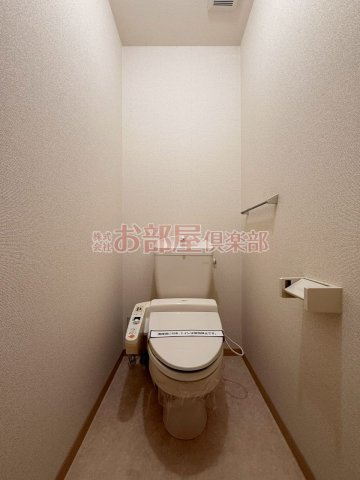 レシデンシア小森野　A棟のトイレ|落ち着いた色調のトイレです