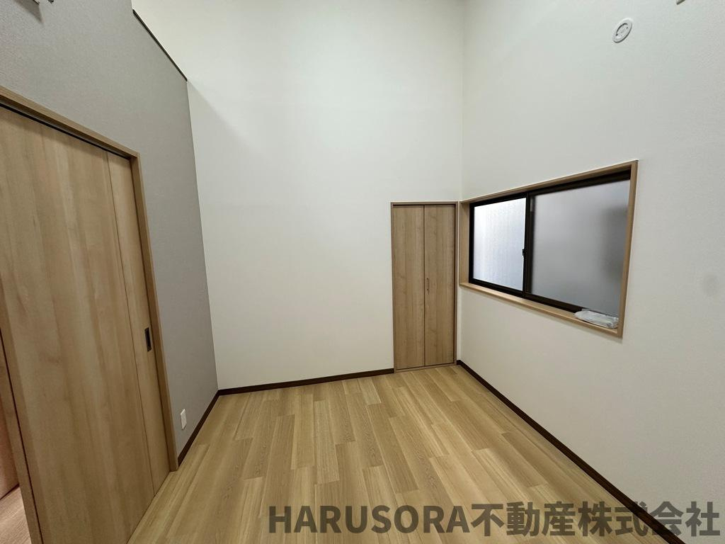 寝屋川市春日町　3階建の寝室