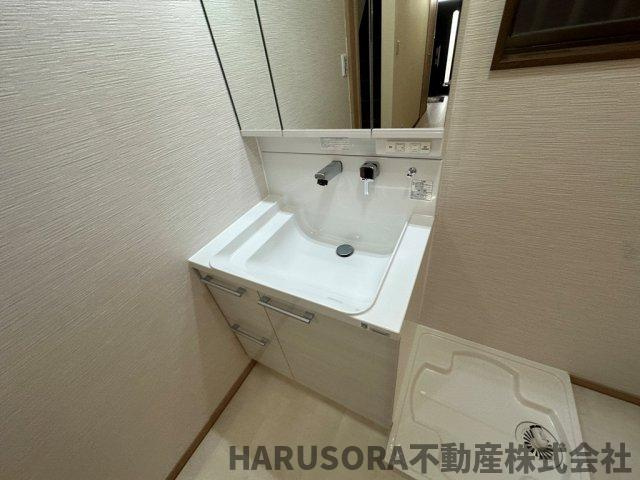 寝屋川市春日町　3階建の独立洗面台
