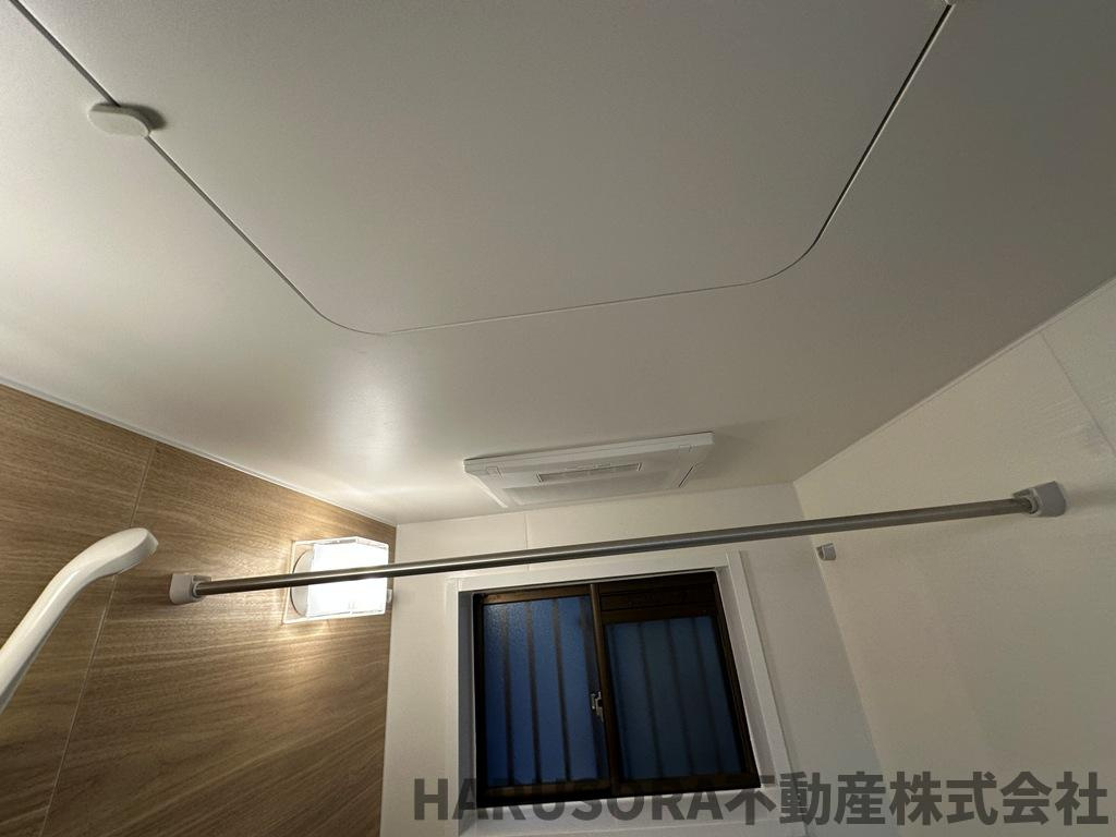 寝屋川市春日町　3階建の冷暖房・空調設備