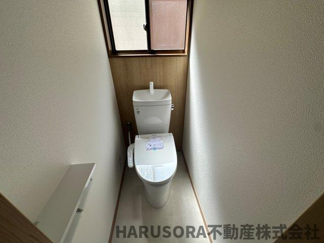 寝屋川市春日町　3階建のトイレ