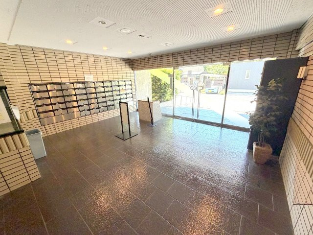 ラミアール福生のエントランス