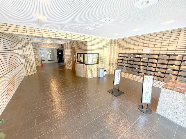 ラミアール福生のエントランス