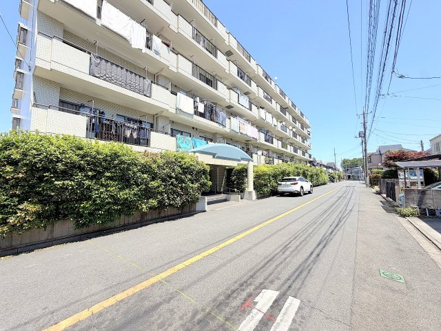 ラミアール福生の周辺