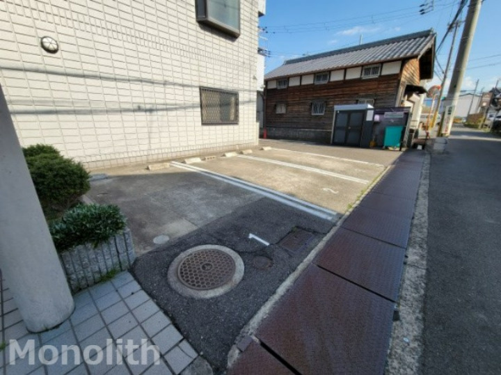 グレース和泉の駐車場