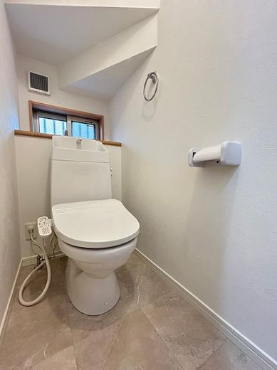 伊勢原市上粕屋　中古戸建のトイレ|トイレです