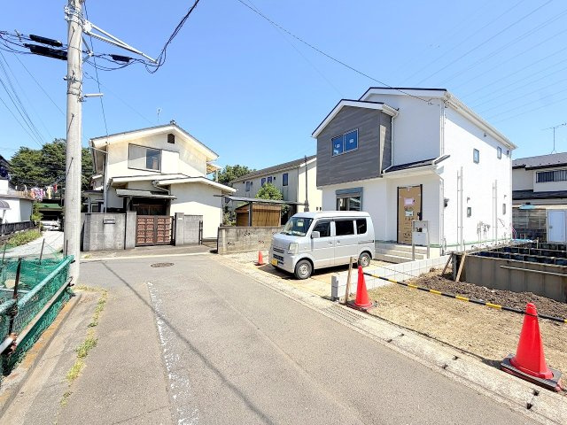 あきる野市下代継全１棟　新築戸建の前面道路含む現地写真