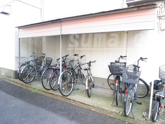 メゾン高木のその他共用部分|駐輪場です☆
