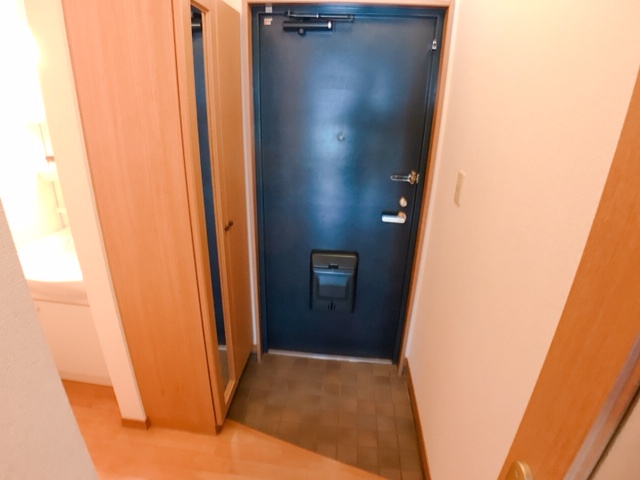 プラザブルーパインの玄関