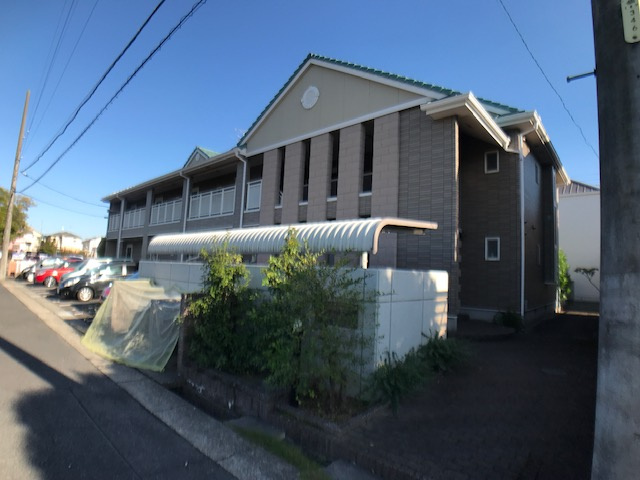 プラザブルーパインの外観