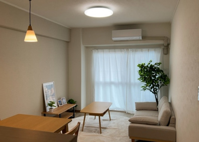 【居間・リビング】 | メゾン鹿島台 | リビングの間取りの種類は大きくわけてリビングとダイニングが別になっているタイプ、リビングダイニング一体型です。どちらも一長一短ですので、家を選ぶ時はその両面をチェックして決めるようにしましょう。