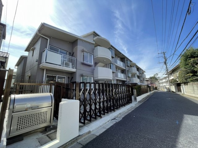 アソシエール文京白山の外観