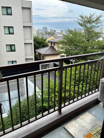 エストレージュ文京千駄木のバルコニー
