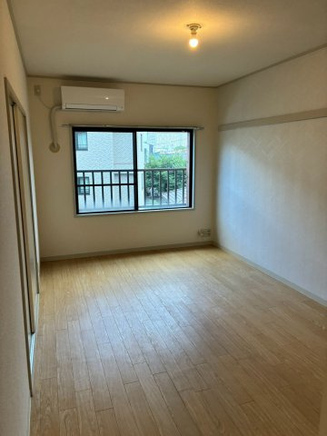 エストレージュ文京千駄木の居間・リビング