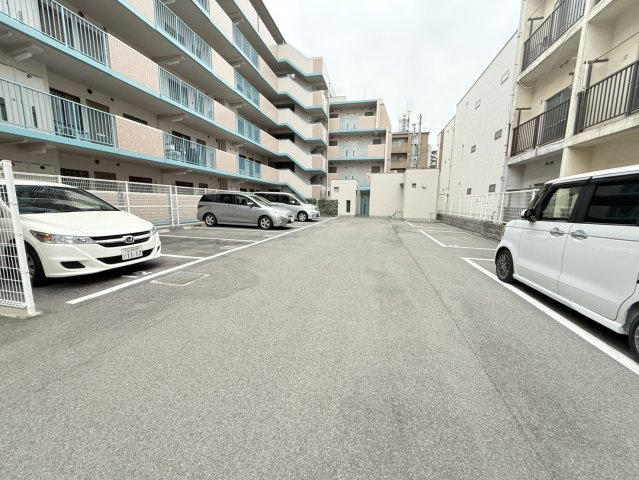 ベルメイト長居の駐車場