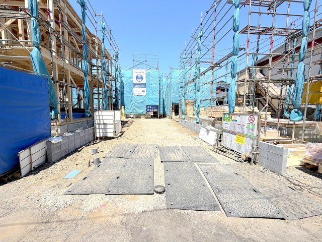 昭島市拝島町１丁目　全５棟　の駐車場